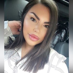 Meet your Posher, Ana!